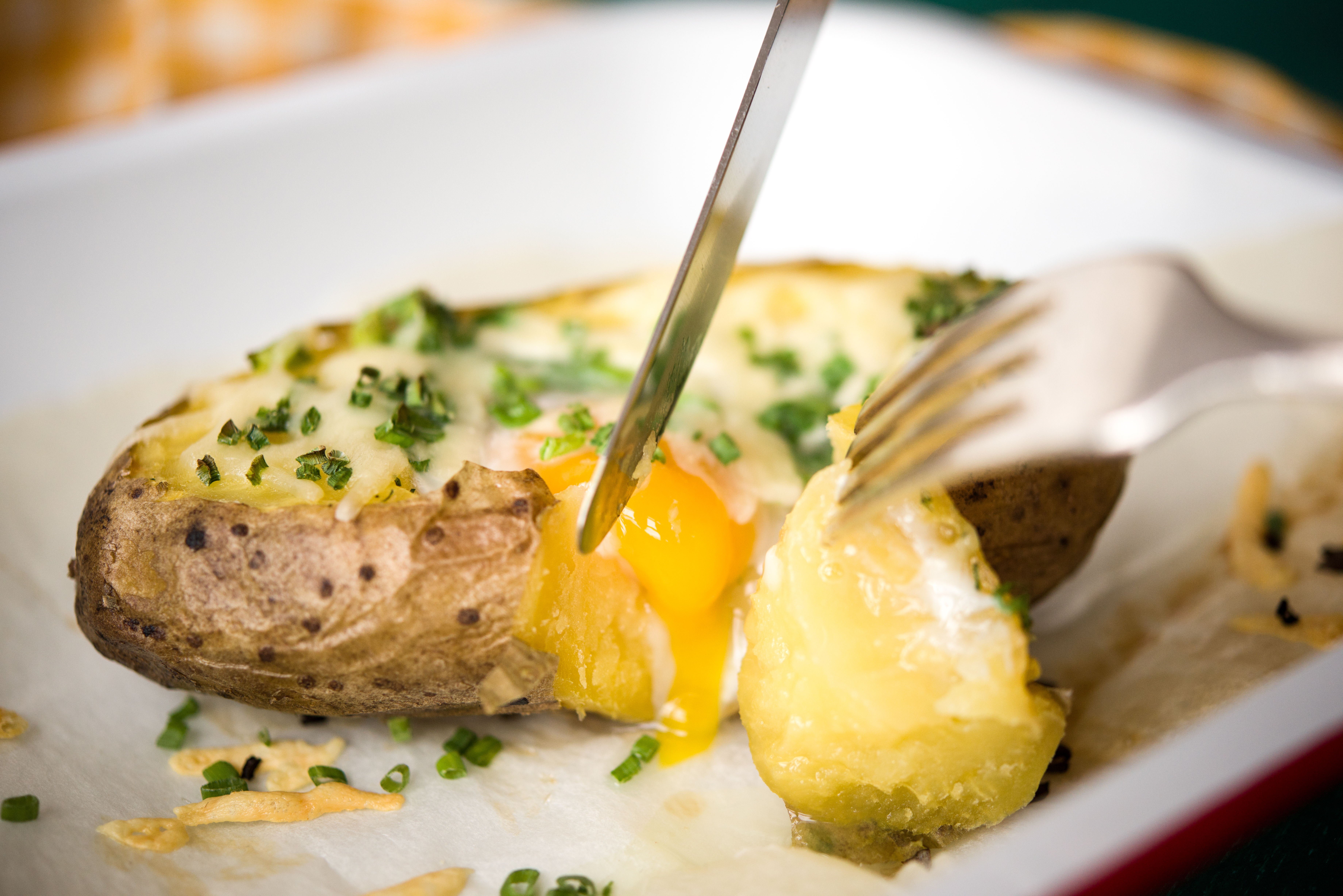 Wie macht man Ofenkartoffeln: Ofenkartoffel mit Ei