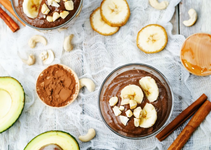 Gesundes Dessert: Veganer Schokoladenpudding mit Avocado und Banane ...