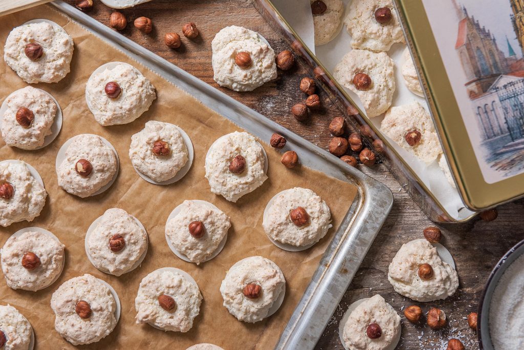 Leckere Weihnachtskekse backen Kokosmakronen HelloFresh Blog