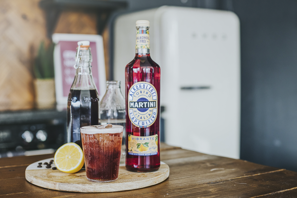 Alkoholfreie Cocktails für Deinen Sommer mit MARTINI Vibrante und