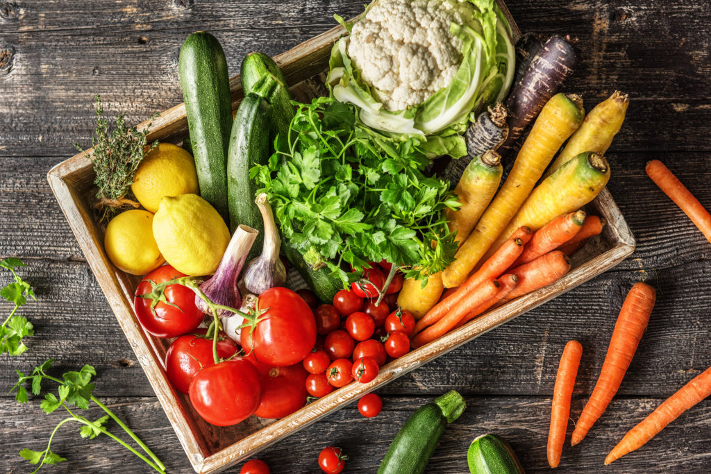 Saisonal essen Juni: Obst und Gemüse in Saison