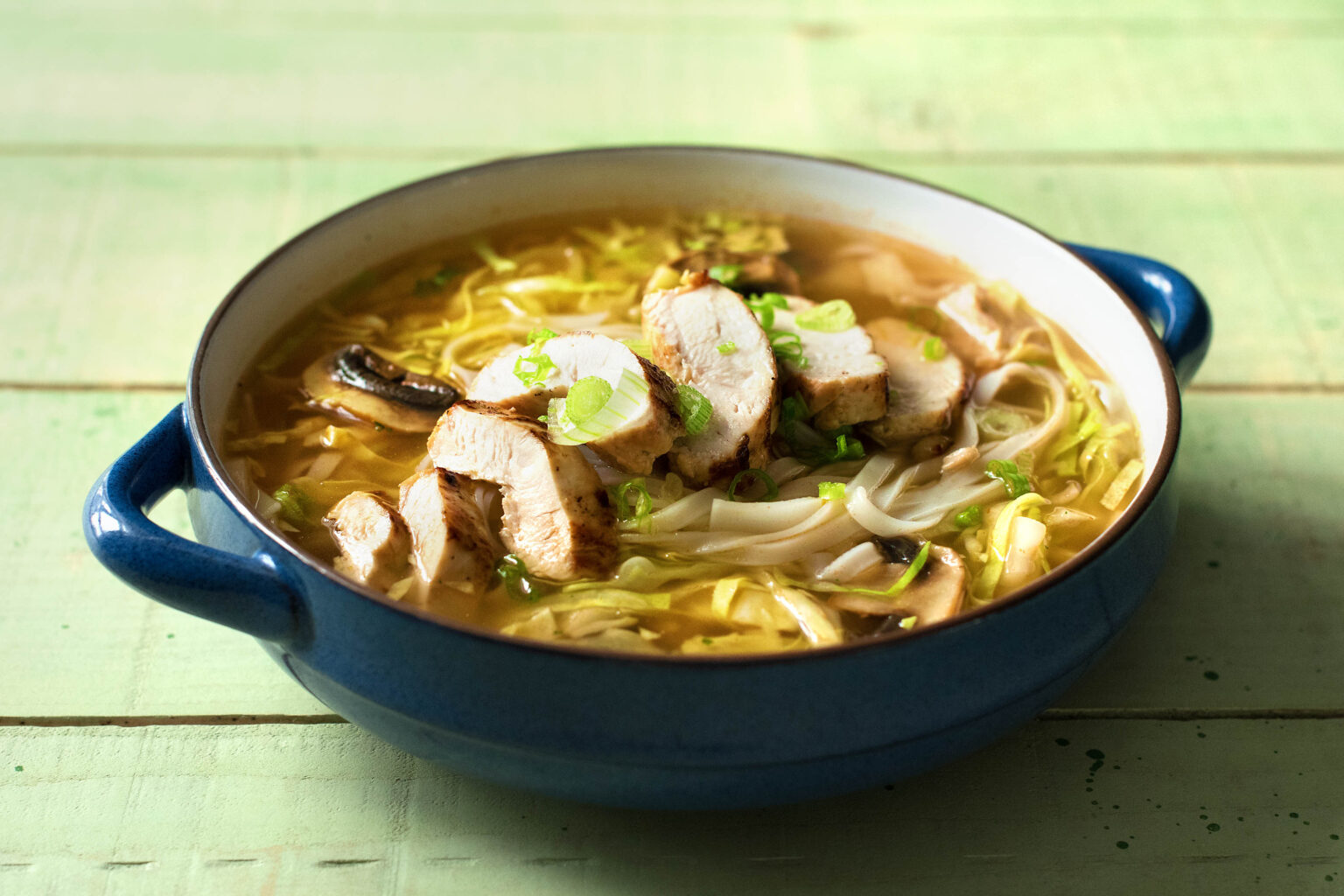 Hühnerbrühe kochen – mit dieser Anleitung gelingt sie immer